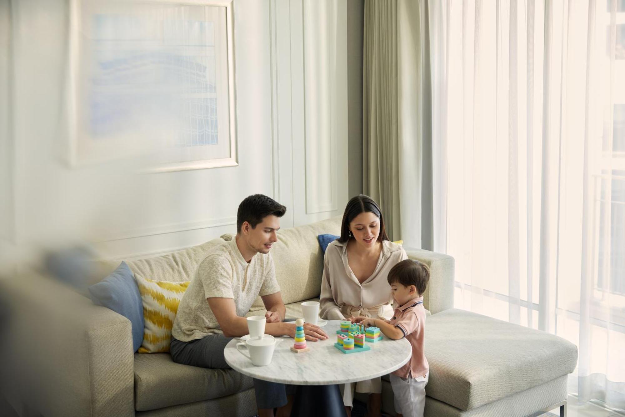 Dusit Suites Hotel Ratchadamri, Bangkok Exterior foto Family at home