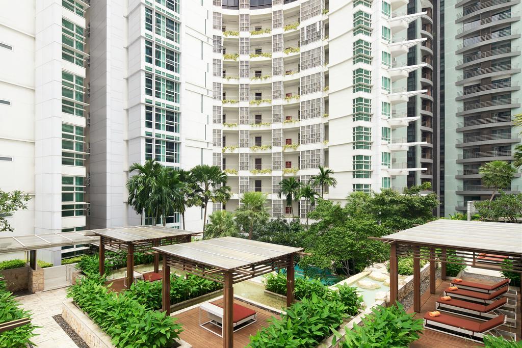 Dusit Suites Hotel Ratchadamri, Bangkok Exterior foto The Park